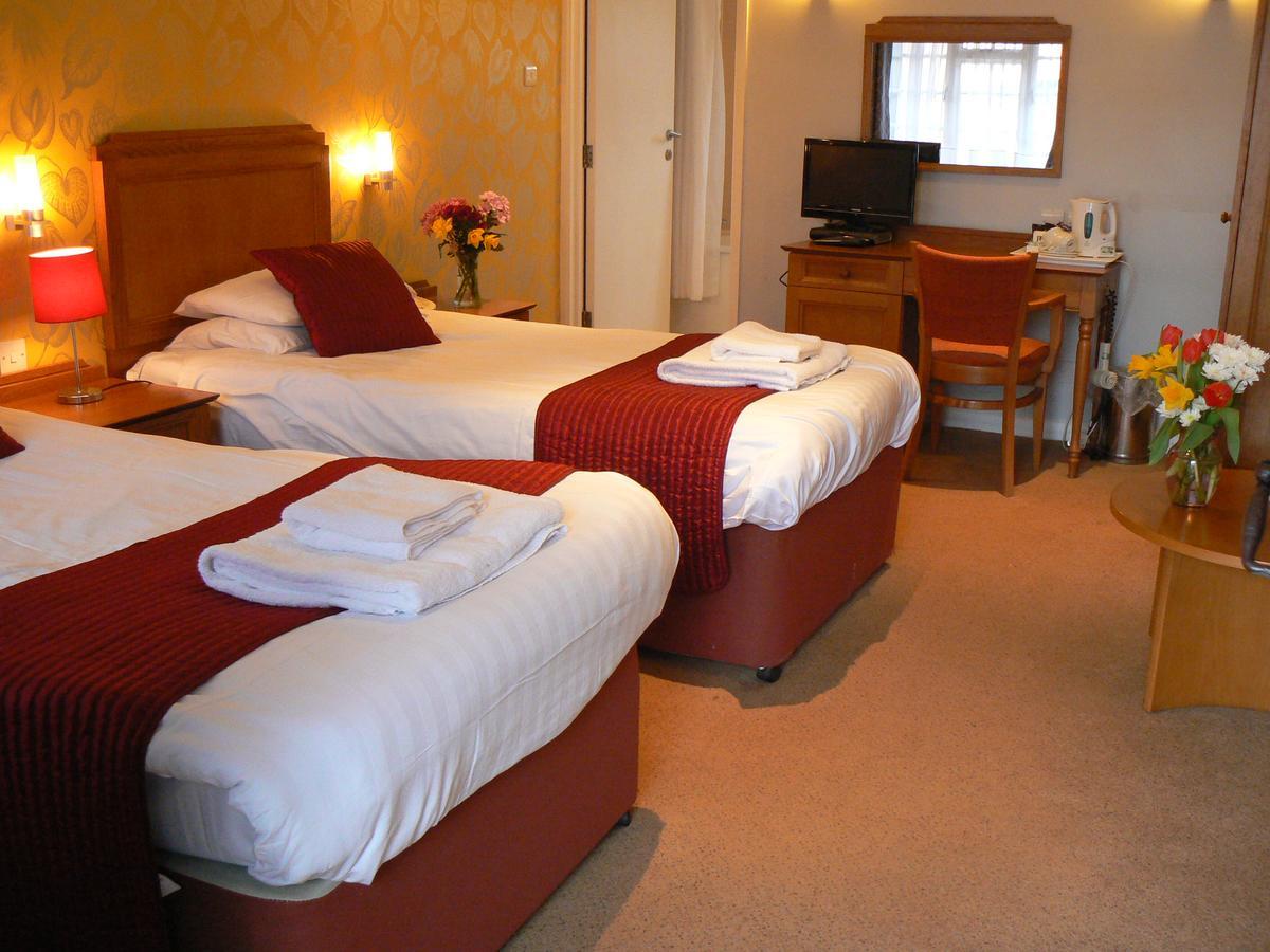 The Bell Hotel Clare Buitenkant foto