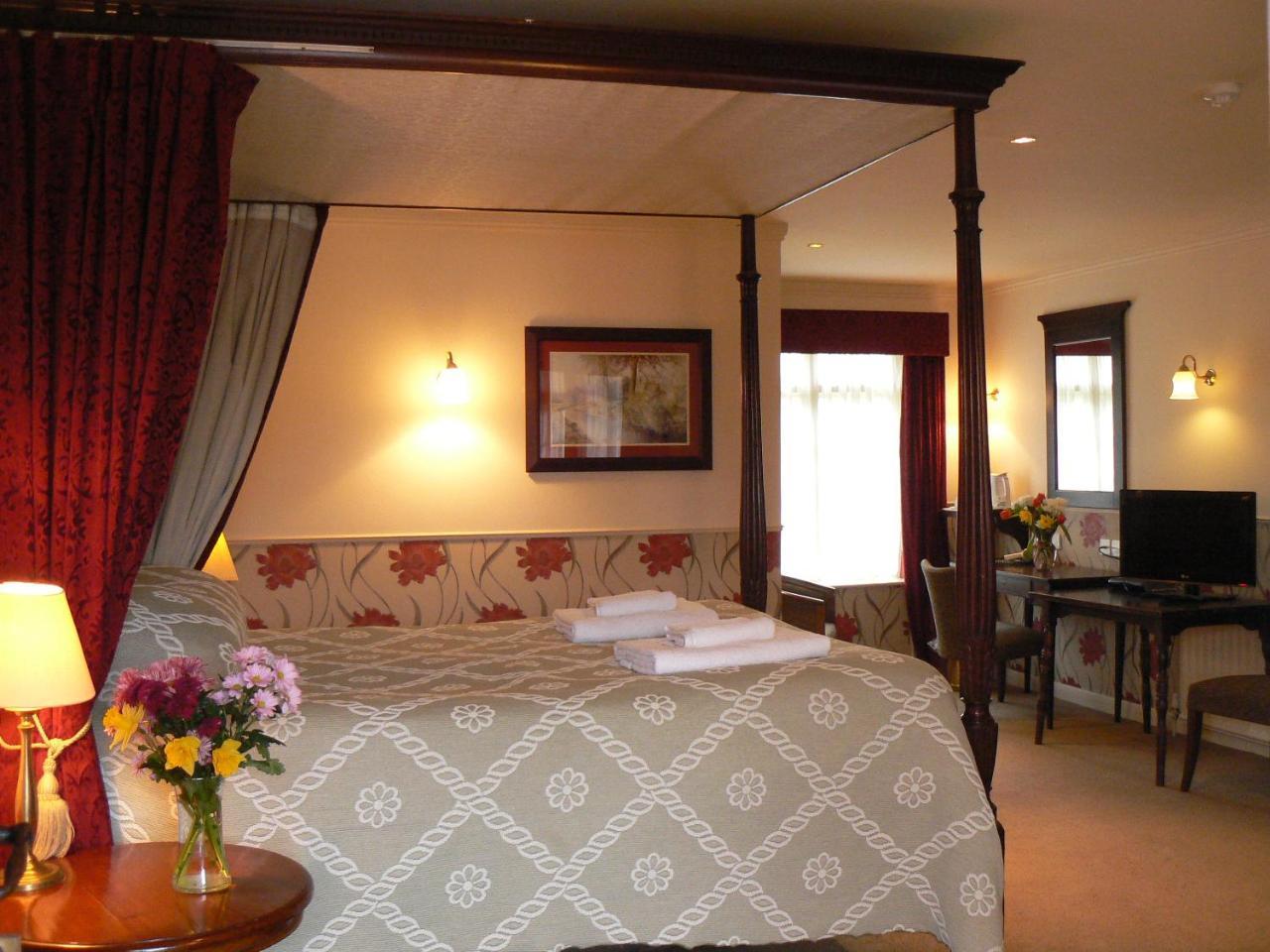 The Bell Hotel Clare Buitenkant foto